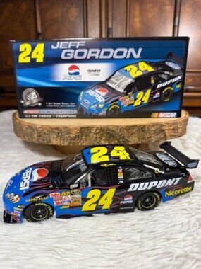 Jeff Gordon #24 Pepsi 2008 Impala SS 1:24 Scale Stock Car